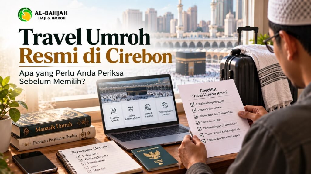 Calon jamaah memeriksa informasi travel umroh resmi sebelum memilih penyelenggara di Cirebon